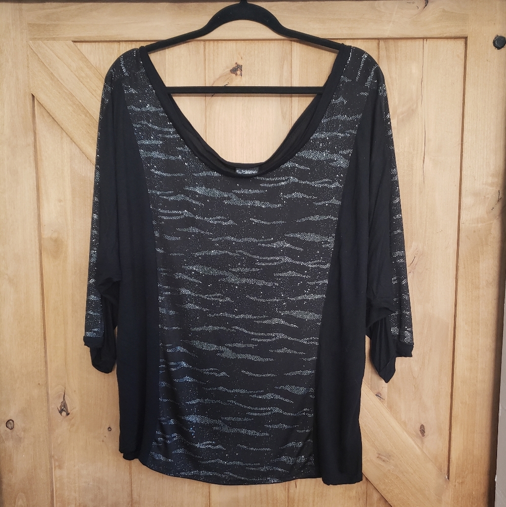 Daytrip 3/4 sleeve studded top